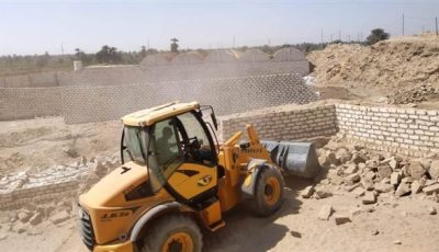 محافظ أسوان ينعي شهيد الواجب. أثناء مشاركته فى حملة لإزالة التعديات بوادى عبادى بإدفو