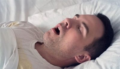 على الجانب أم على الظهر.. وضعية النوم الأفضل وفقًا للخبراء