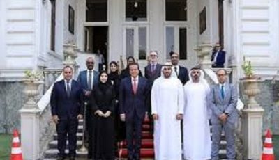 وزير الصحة يبحث تطوير الخدمات بمستشفيي الشيخ زايد التخصصي وآل نهيان