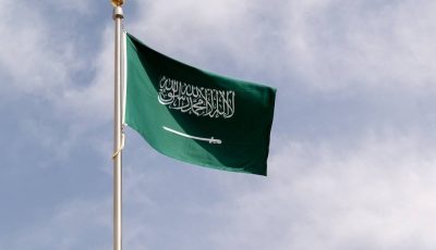 قرار مفاجئ.. السعودية تعلن تجميد تأشيرات الزيارة رسميًا!
