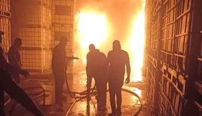 نشوب حريق هائل في مخزن عبوات بلاستيك بالمنوفية